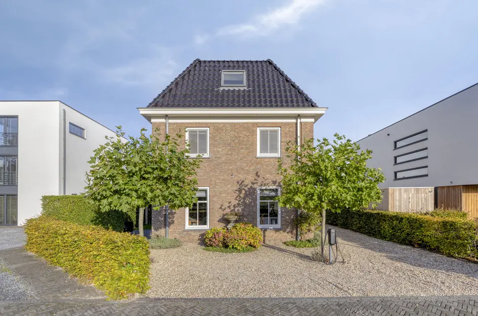 Adam Knikmanstraat 5