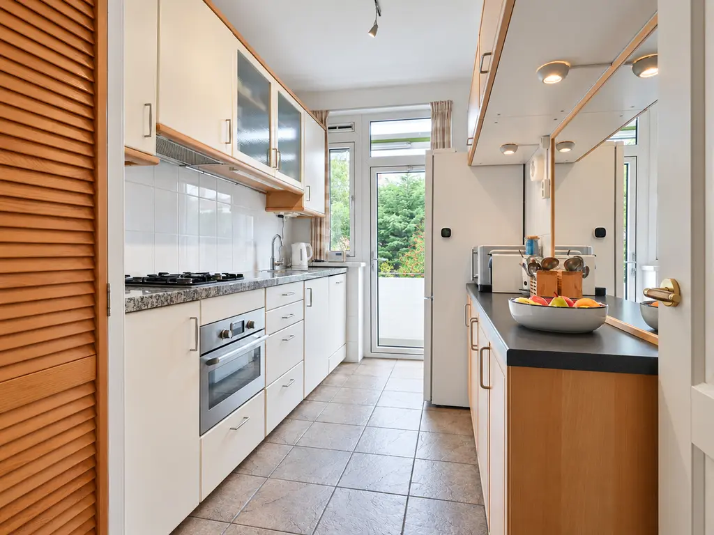Van der Aastraat 122, 'S-GRAVENHAGE