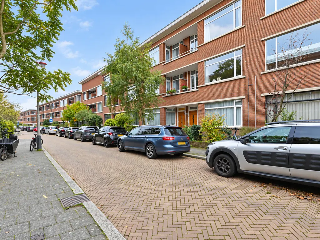 Van der Aastraat 122, 'S-GRAVENHAGE