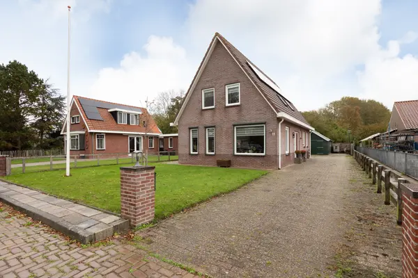 Waaxenserweg 11, Lollum