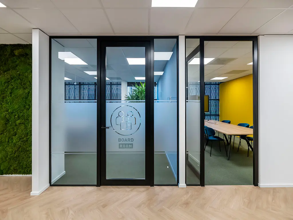 Minervum 7032, Breda