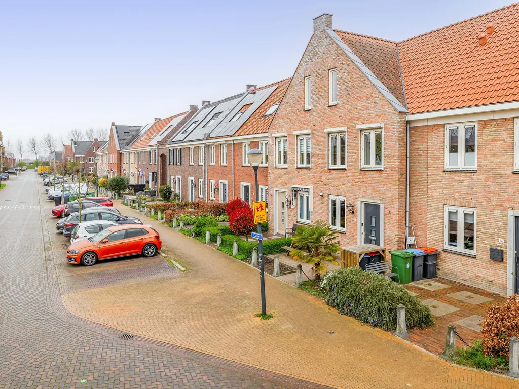 Baljuw 17, BRIELLE