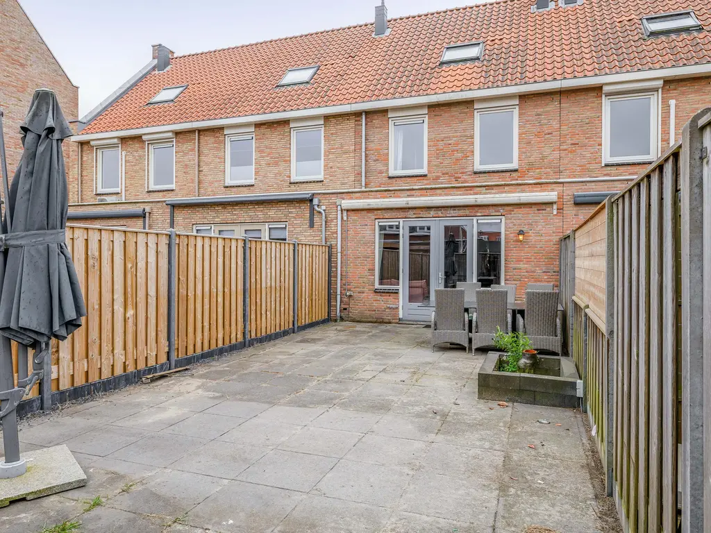Baljuw 17, BRIELLE