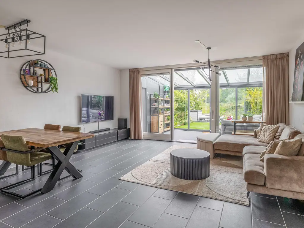 Stoep 22, BRIELLE