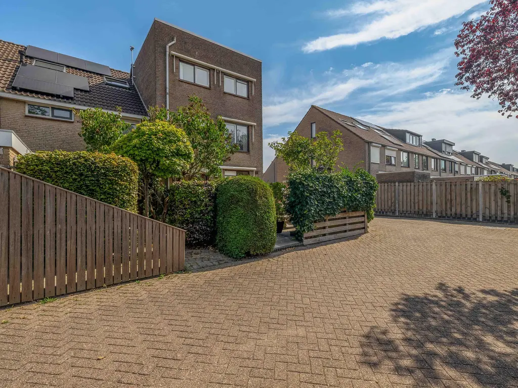 Dissel 29, BRIELLE