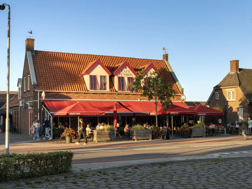 Hageland 1, Hedel