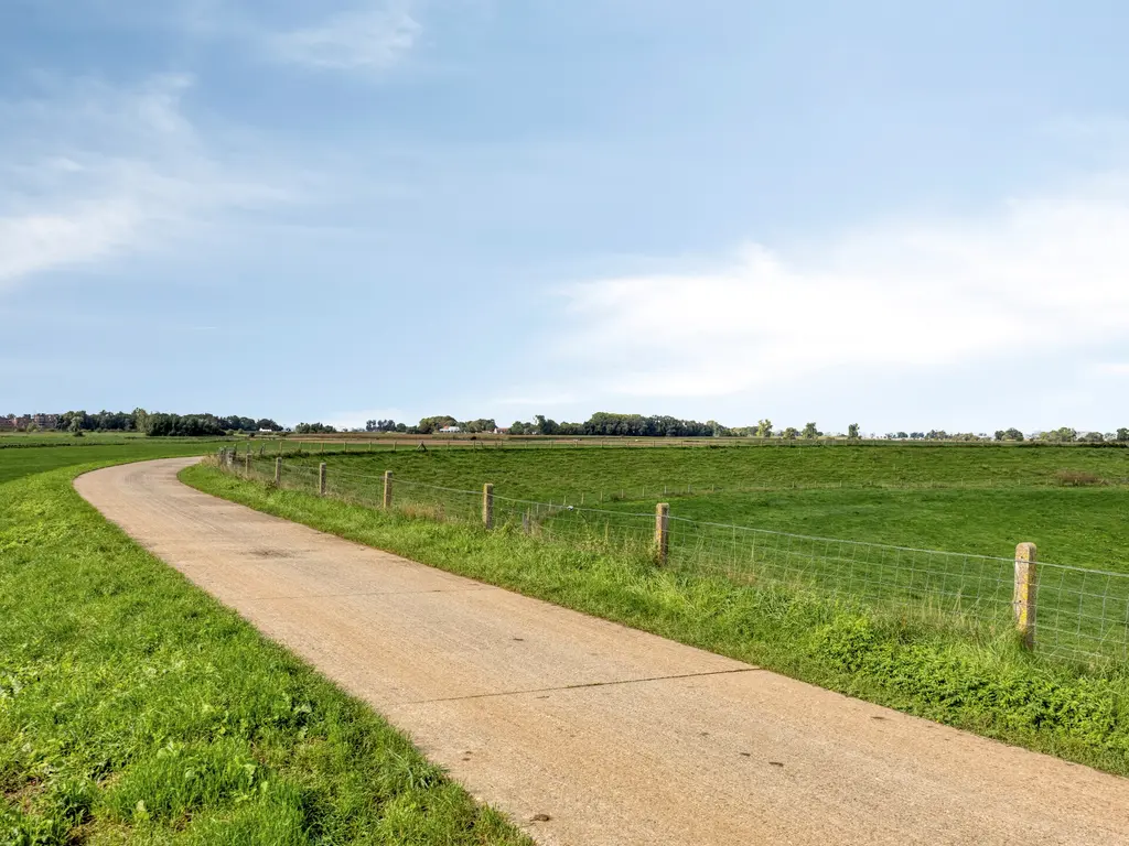 Hageland 1, Hedel