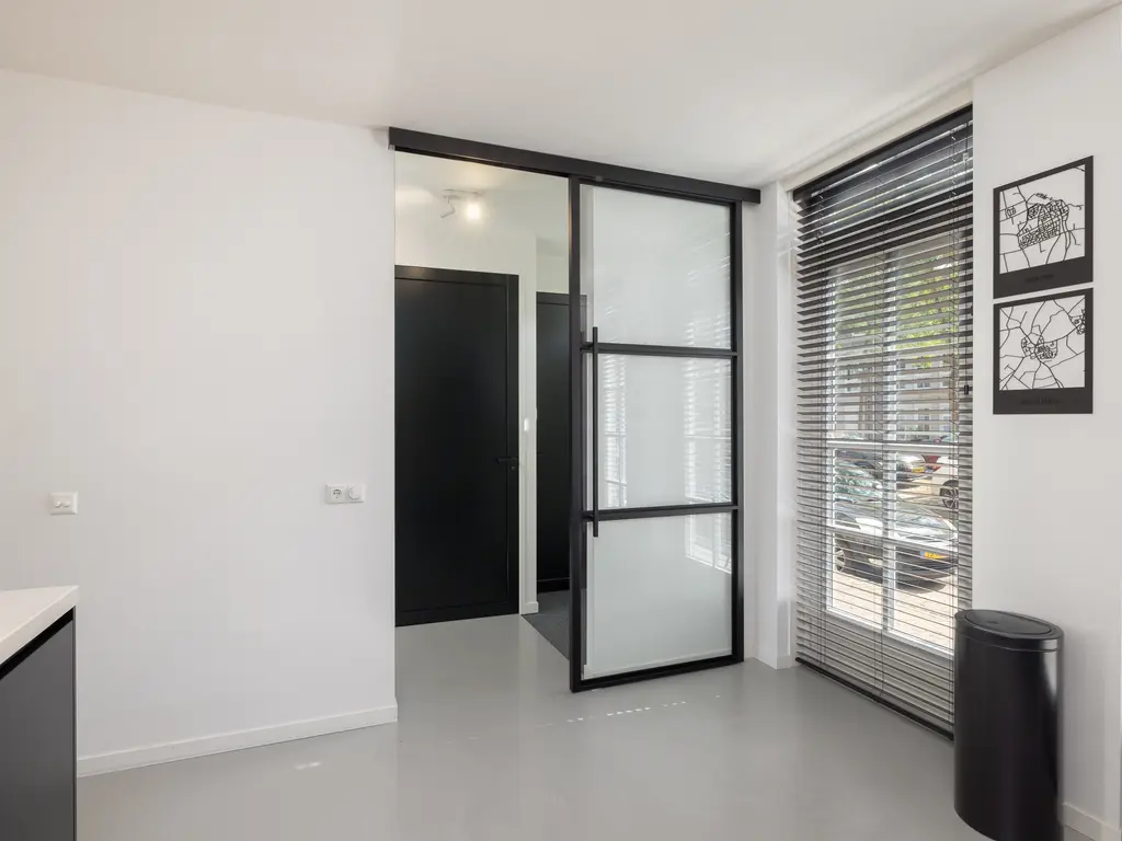 Oberon 4, 's-Hertogenbosch