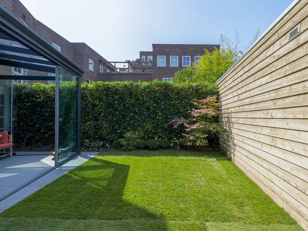 Oberon 4, 's-Hertogenbosch