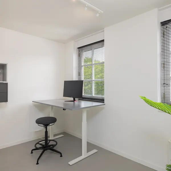 Oberon 4, 's-Hertogenbosch