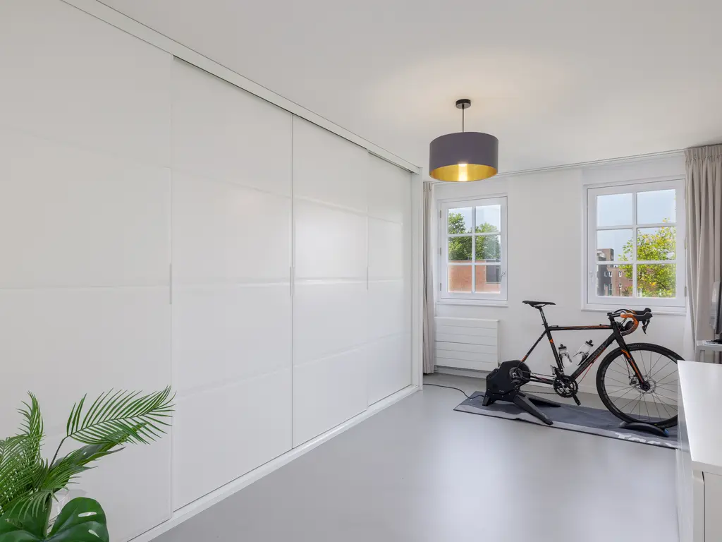 Oberon 4, 's-Hertogenbosch