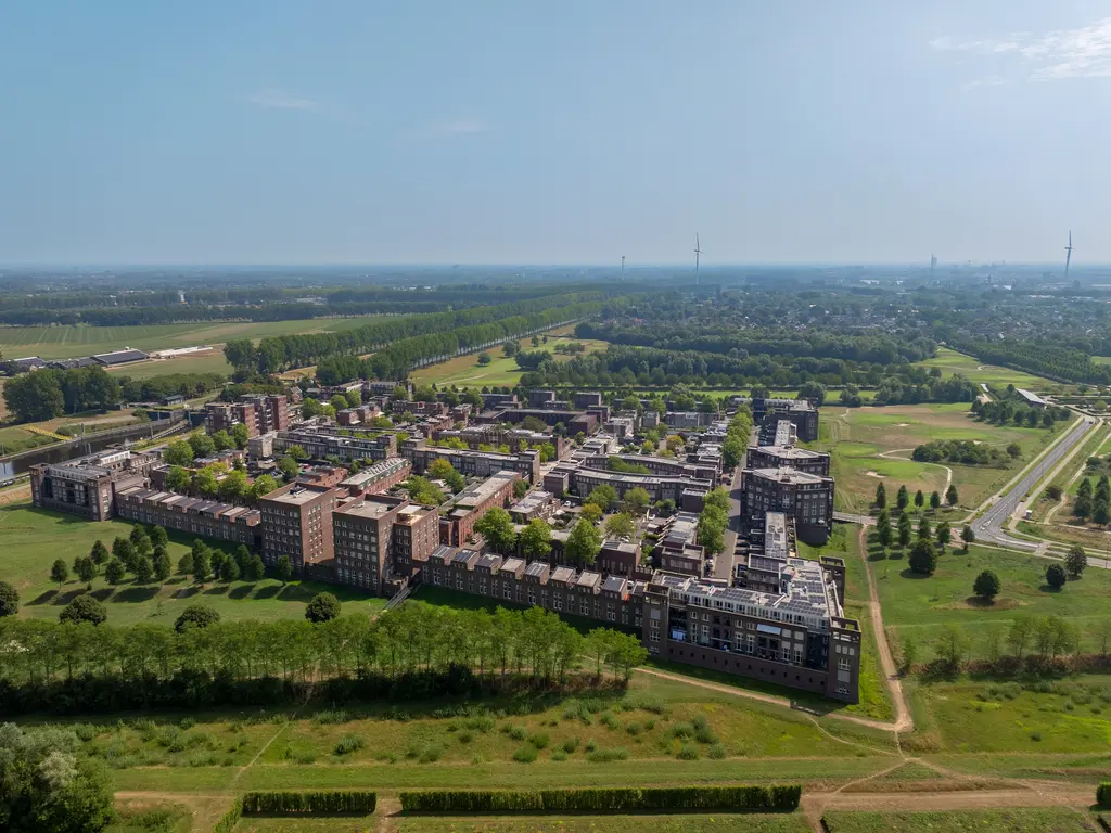 Oberon 4, 's-Hertogenbosch