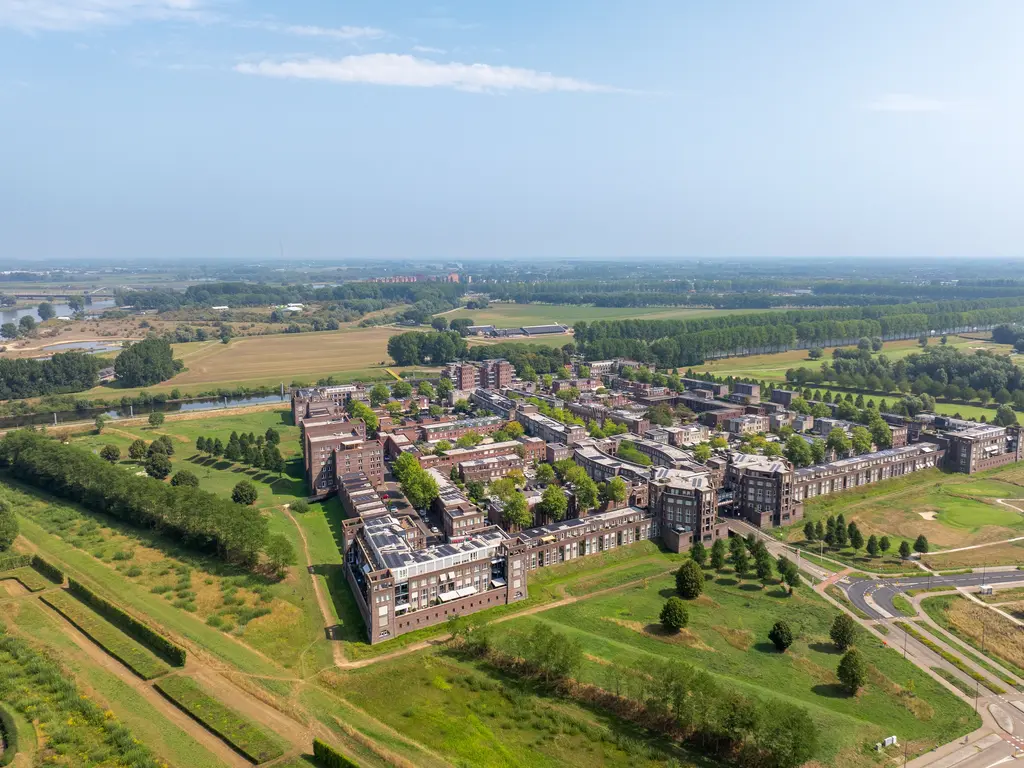 Oberon 4, 's-Hertogenbosch