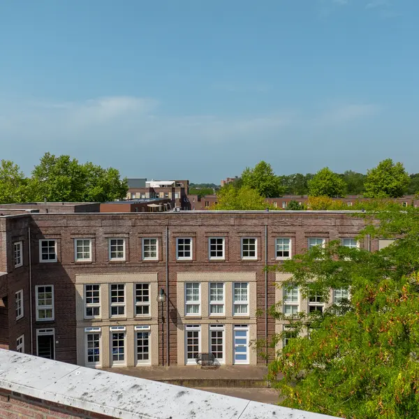 Oberon 4, 's-Hertogenbosch