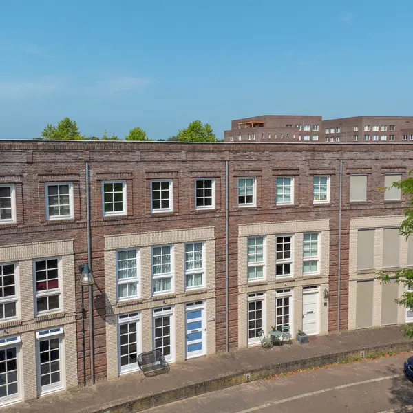 Oberon 4, 's-Hertogenbosch