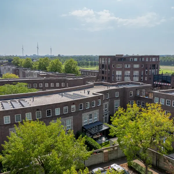 Oberon 4, 's-Hertogenbosch