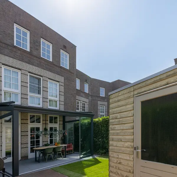 Oberon 4, 's-Hertogenbosch