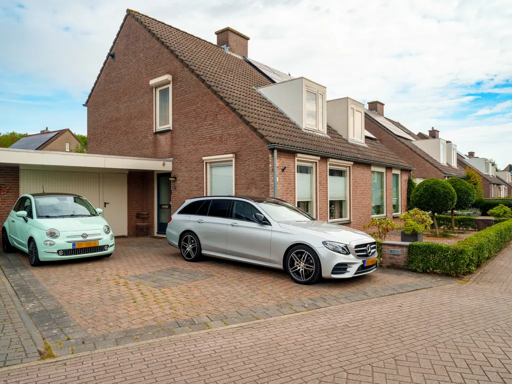 Oeverzwaluw 55, 'S-Hertogenbosch