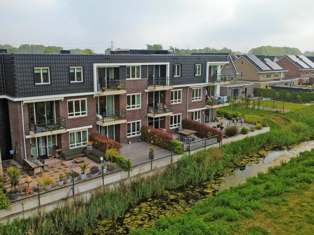 Perengaard 45, Nieuw-Beijerland