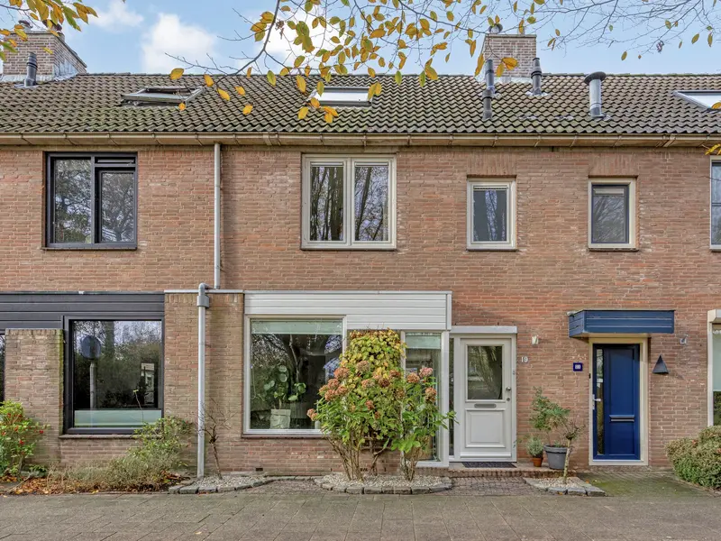 Klompenmaker 19, Oud-Beijerland