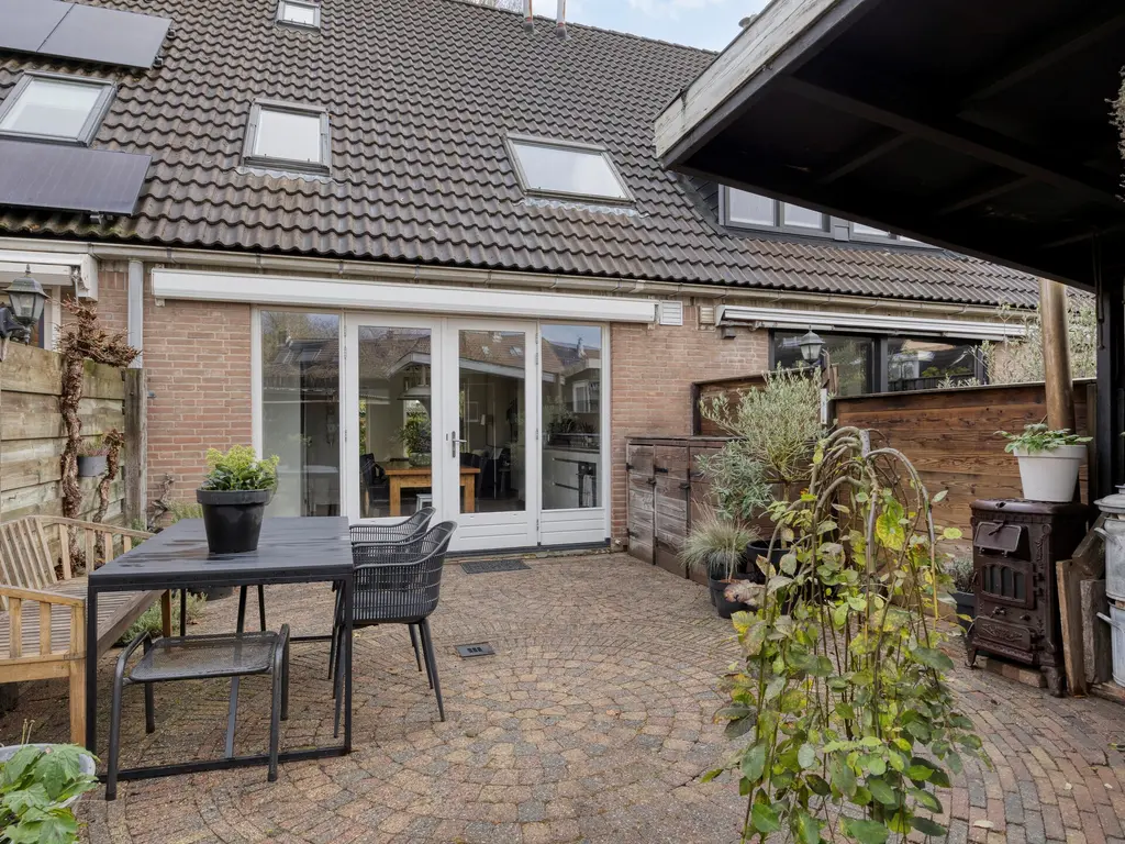 Klompenmaker 19, Oud-Beijerland