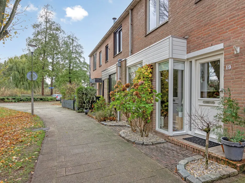 Klompenmaker 19, Oud-Beijerland