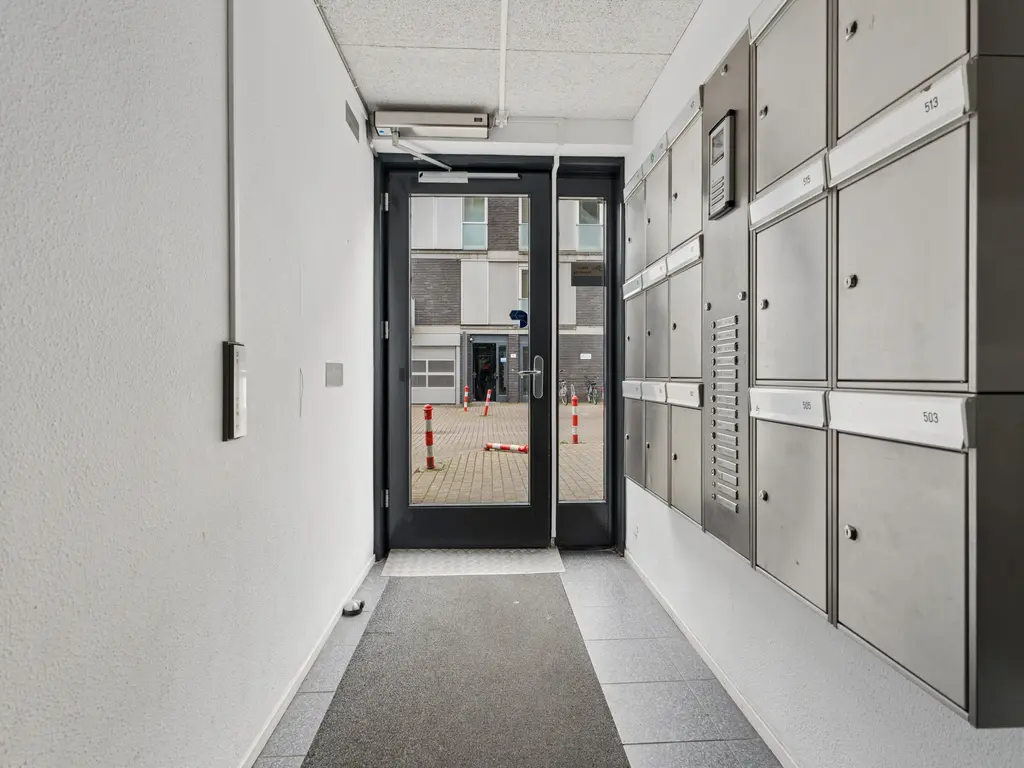 Dedemsvaartweg 503, 'S-GRAVENHAGE