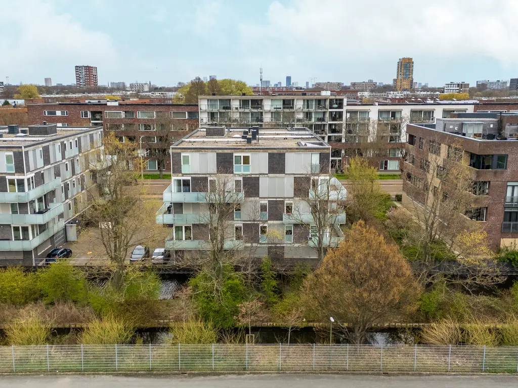 Dedemsvaartweg 503, 'S-GRAVENHAGE