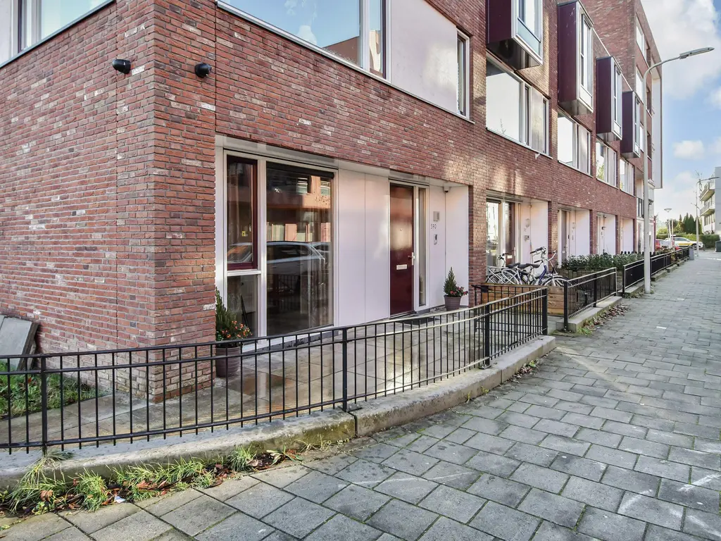Oosterhesselenstraat 590, 'S-GRAVENHAGE