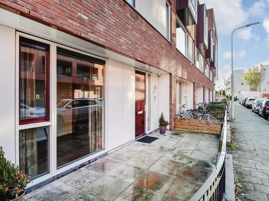 Oosterhesselenstraat 590, 'S-GRAVENHAGE