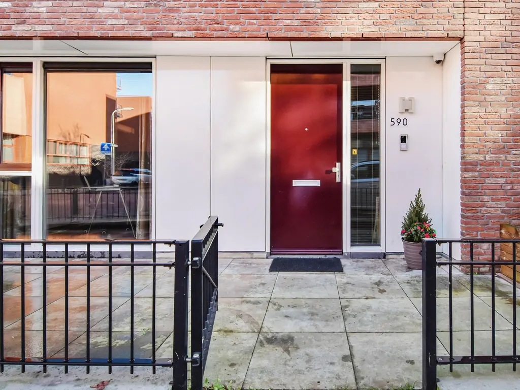 Oosterhesselenstraat 590, 'S-GRAVENHAGE