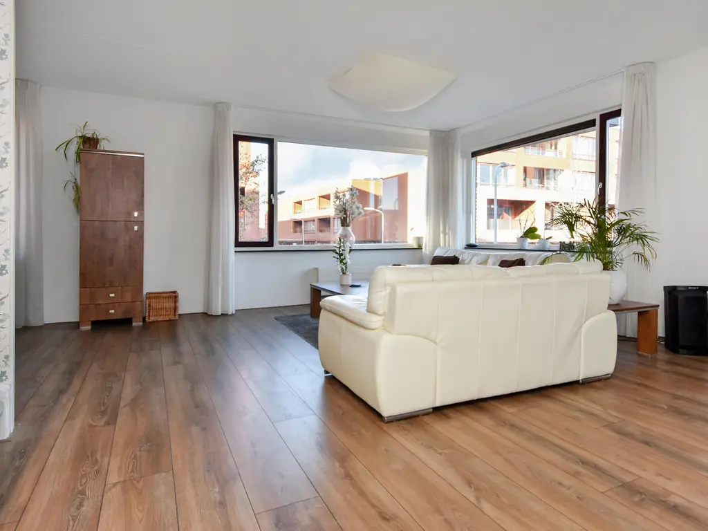 Oosterhesselenstraat 590, 'S-GRAVENHAGE