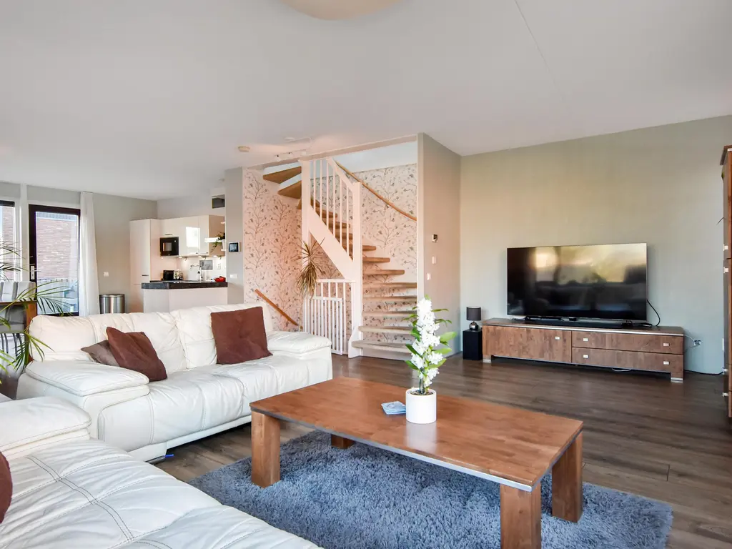 Oosterhesselenstraat 590, 'S-GRAVENHAGE