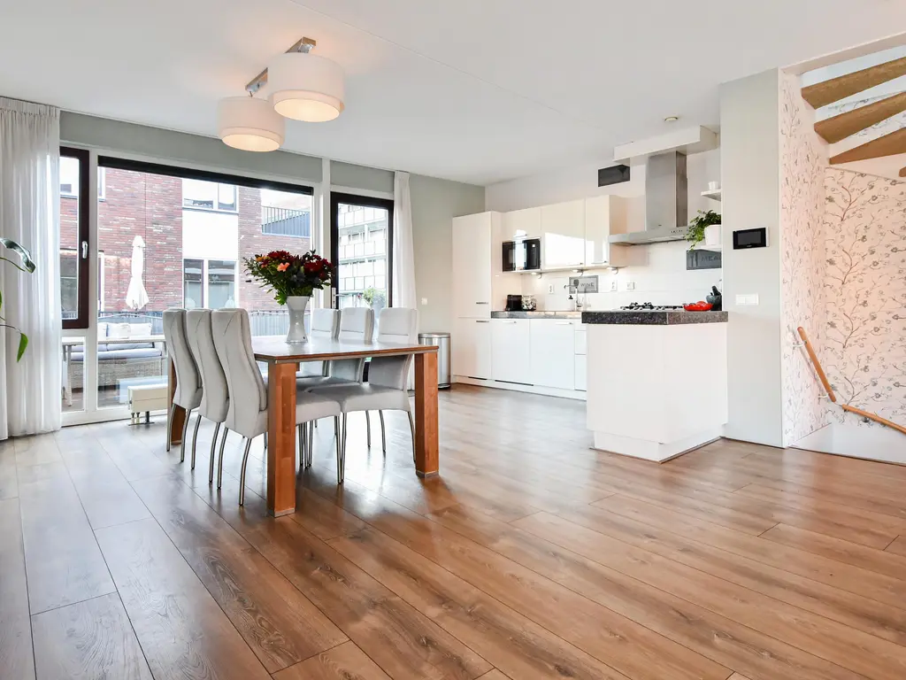 Oosterhesselenstraat 590, 'S-GRAVENHAGE