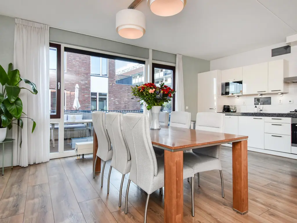 Oosterhesselenstraat 590, 'S-GRAVENHAGE