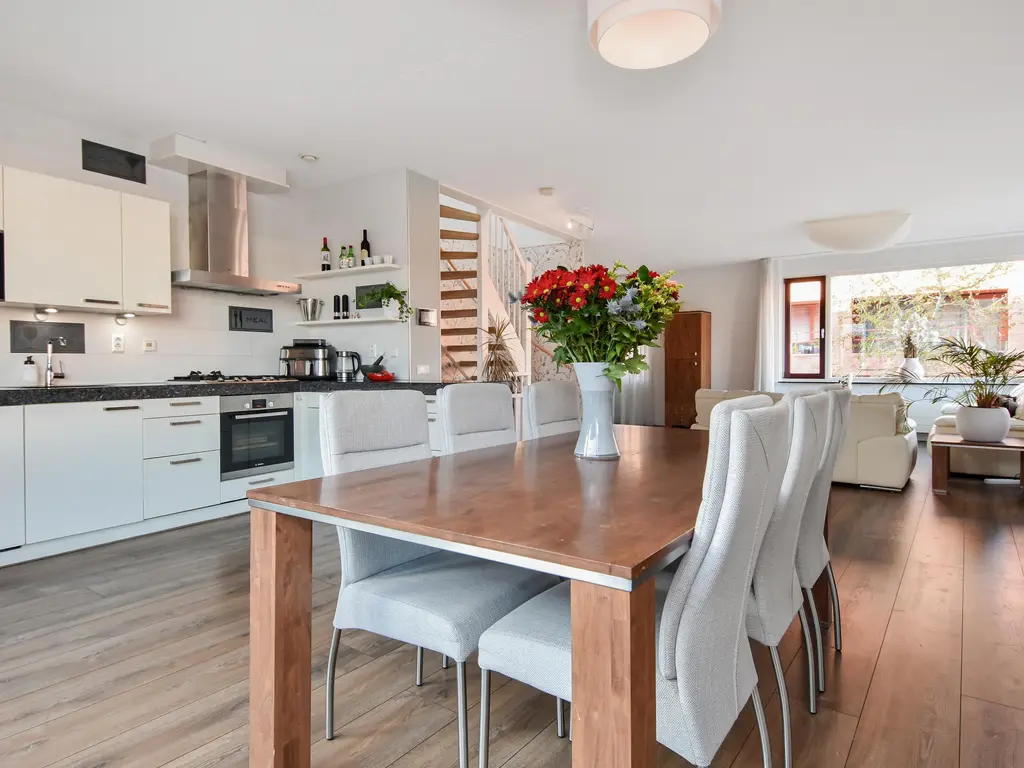 Oosterhesselenstraat 590, 'S-GRAVENHAGE