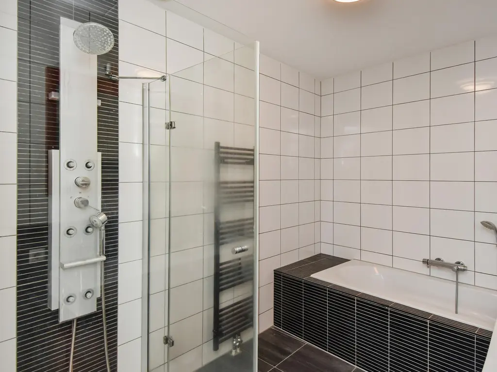 Oosterhesselenstraat 590, 'S-GRAVENHAGE
