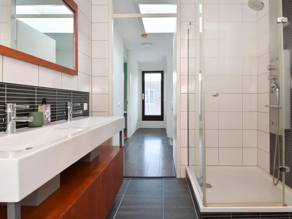 Oosterhesselenstraat 590, 'S-GRAVENHAGE