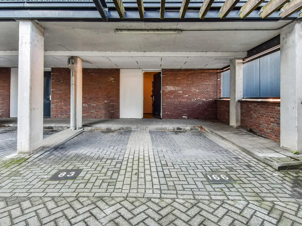 Oosterhesselenstraat 590, 'S-GRAVENHAGE