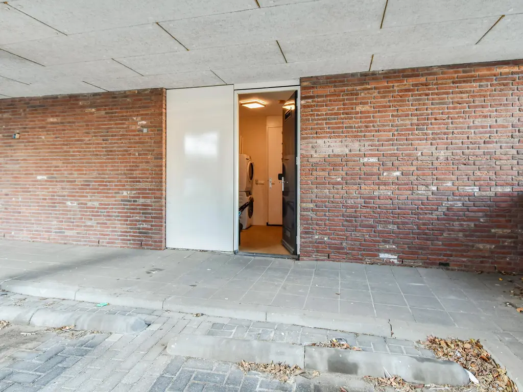Oosterhesselenstraat 590, 'S-GRAVENHAGE