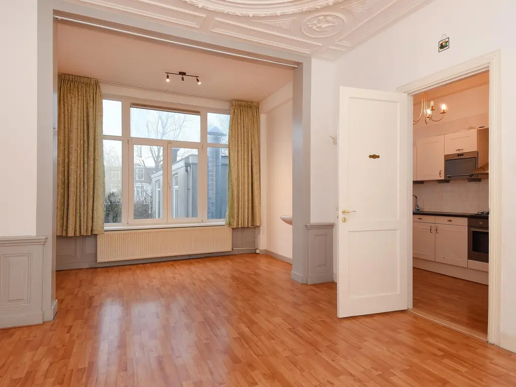 Weimarstraat 143, 'S-GRAVENHAGE