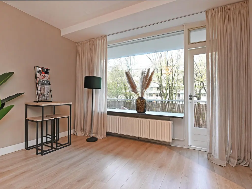 Volendamlaan 976, 'S-GRAVENHAGE