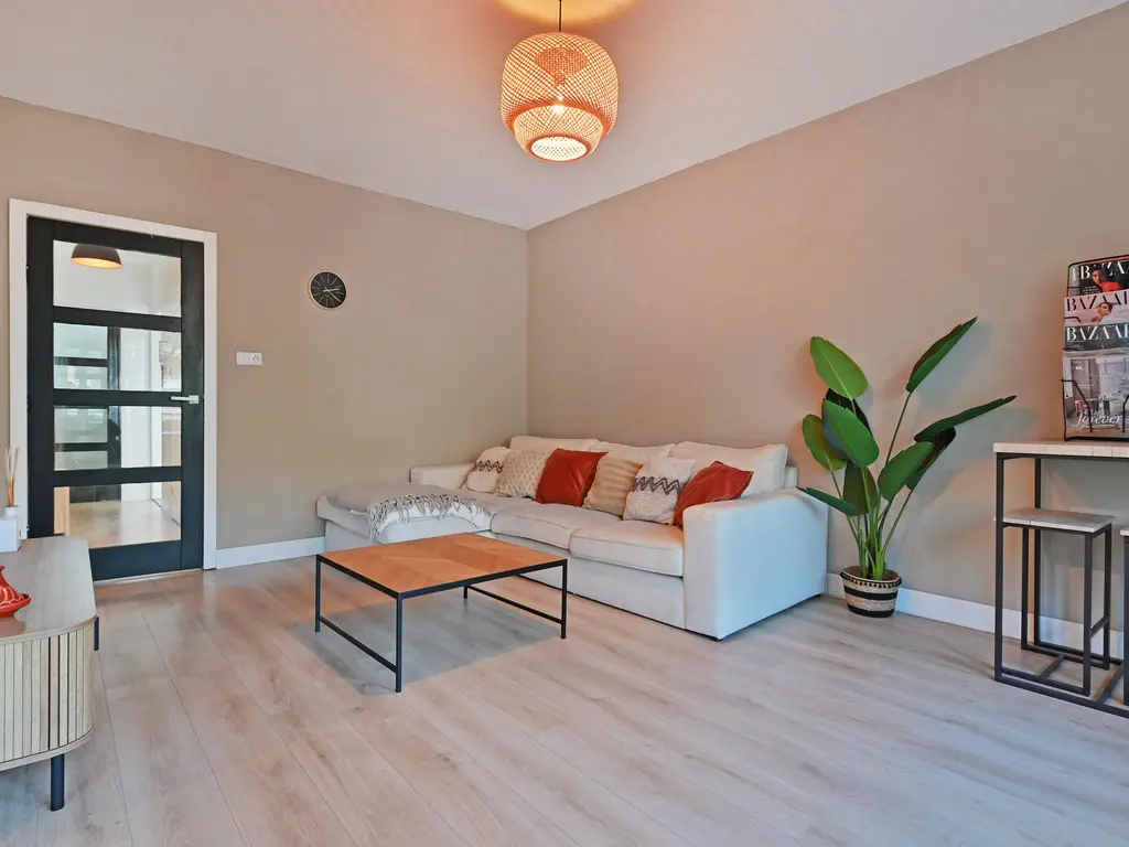 Volendamlaan 976, 'S-GRAVENHAGE