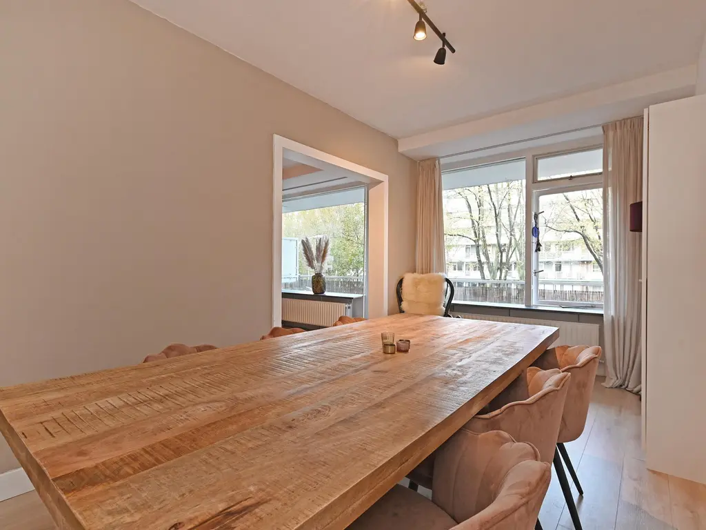 Volendamlaan 976, 'S-GRAVENHAGE