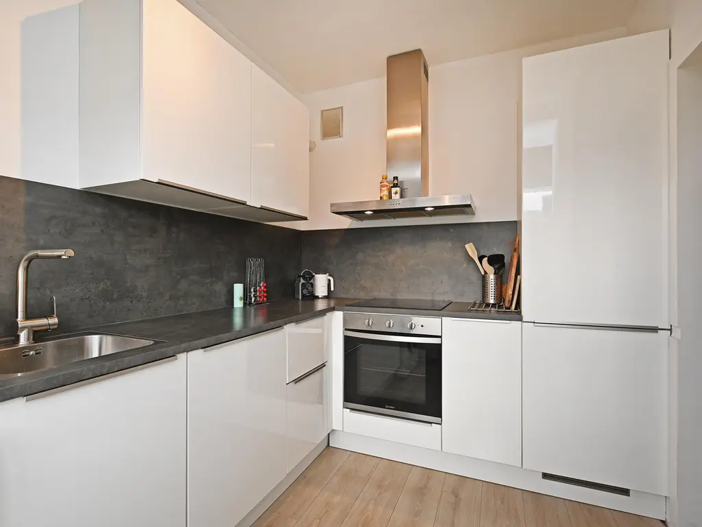 Volendamlaan 976, 'S-GRAVENHAGE