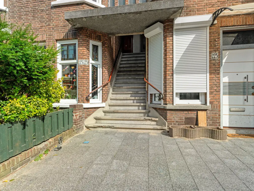 Velpsestraat 225, 'S-GRAVENHAGE
