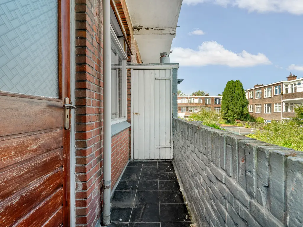 Velpsestraat 225, 'S-GRAVENHAGE