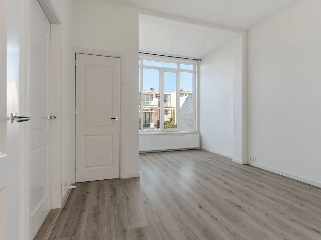 Van Loostraat 115, 'S-GRAVENHAGE