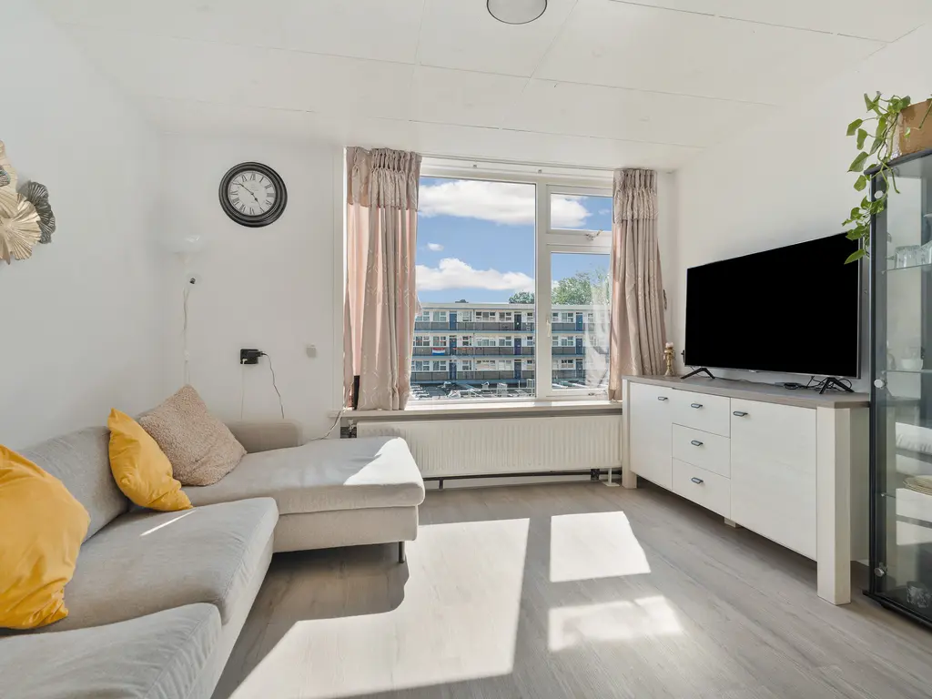Wolvenrade 103, 'S-GRAVENHAGE