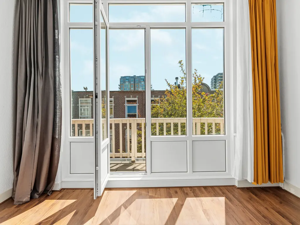 Van Loostraat 115A, 'S-GRAVENHAGE